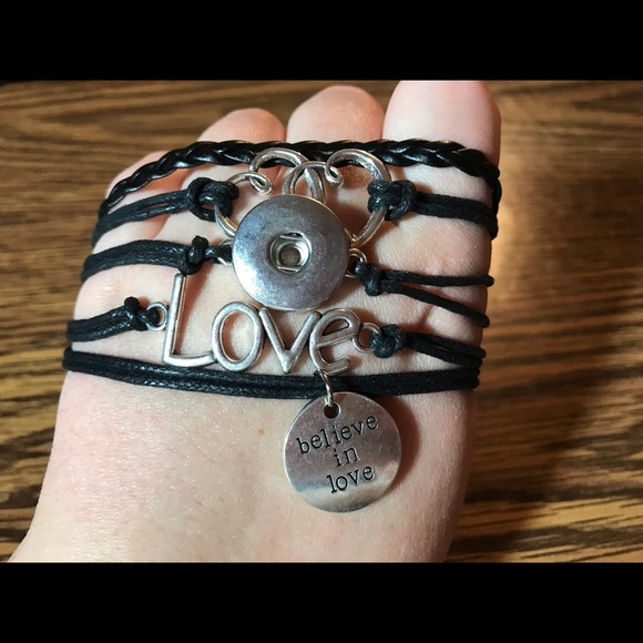 Jewelry - “Believe in love” snap bracelet